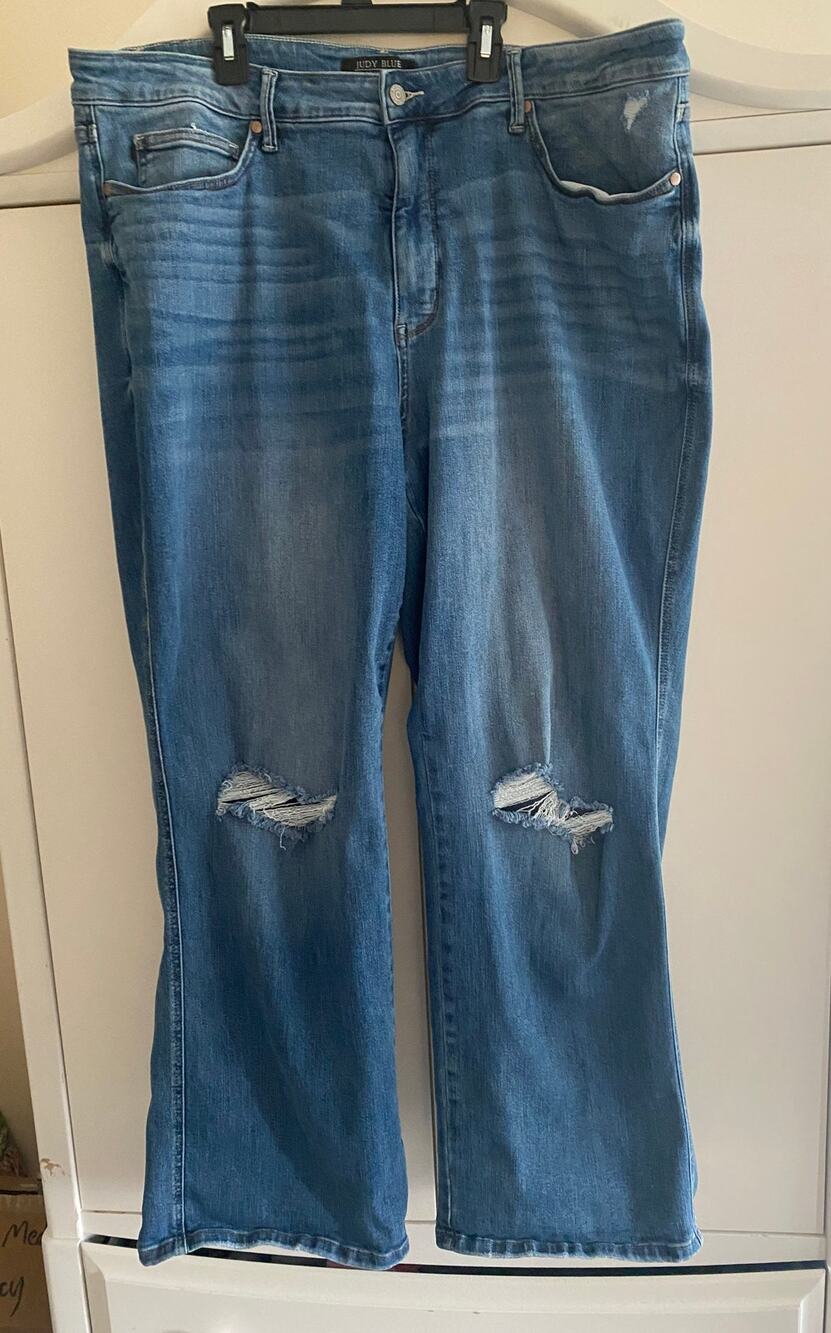 Judy Blue 24W Straight Distressed Fit